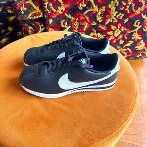 Nike Cortez Leather 10.5 US Mens